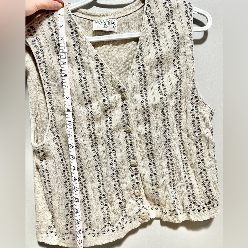Floral Vest - Picture 3 of 4